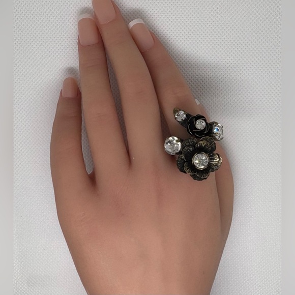 Dark Romance Floral Wrap Goth Ring - Picture 6 of 10